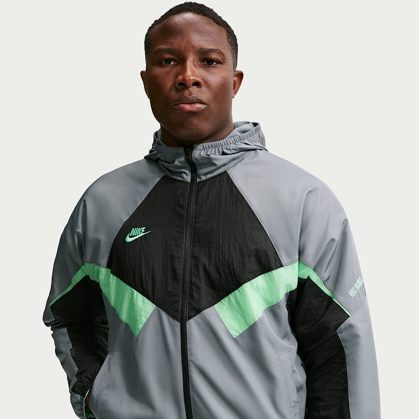 NIKE PREMIER イタリア代表 ウェア　L寸　MADE IN UK Nike Premier Repel Men's Soccer Hooded Woven Track Jacket. Nike.com